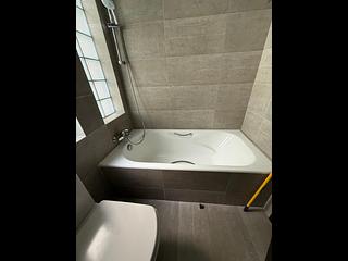 Causeway Bay - Lai Yuen Apartments 08