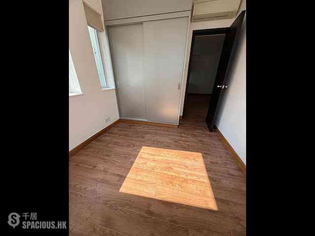 Causeway Bay - Lai Yuen Apartments 11