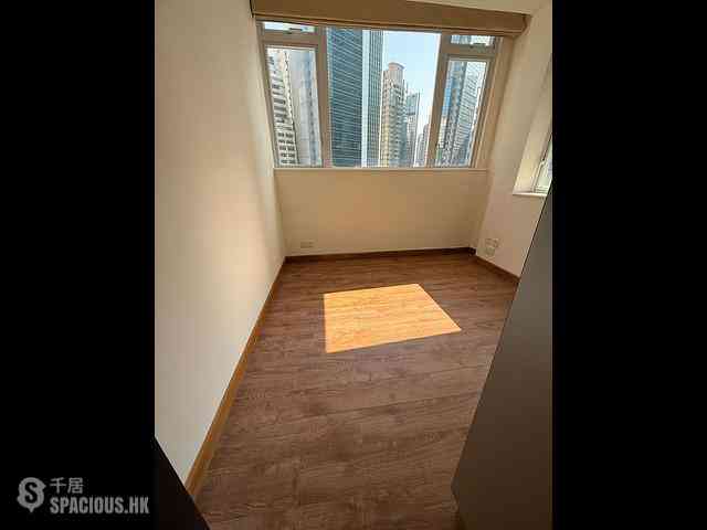 Causeway Bay - Lai Yuen Apartments 12
