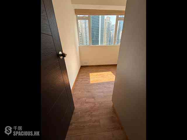 Causeway Bay - Lai Yuen Apartments 15
