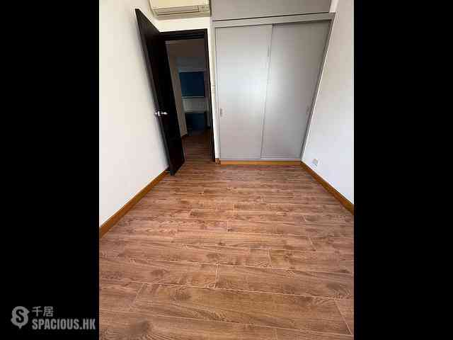 Causeway Bay - Lai Yuen Apartments 16
