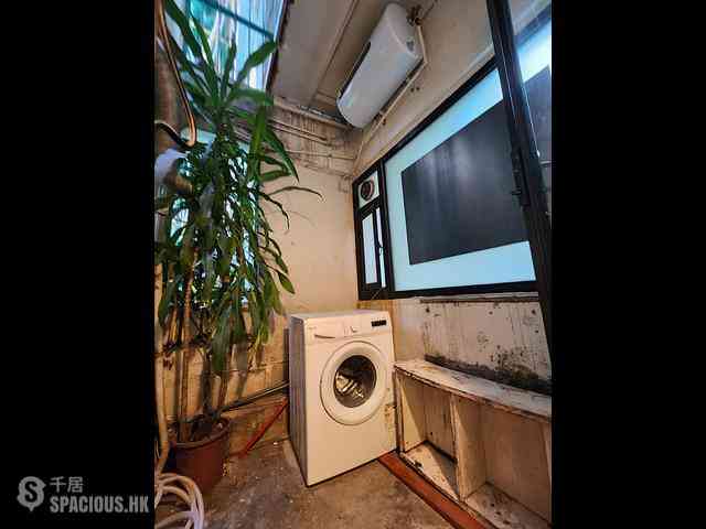 Central - 41-43, Gough Street 24