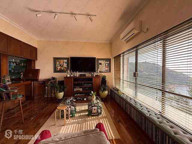 Chung Hom Kok - Coral Villas 01