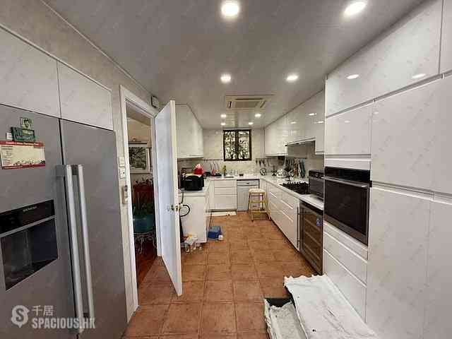 Chung Hom Kok - Coral Villas 02