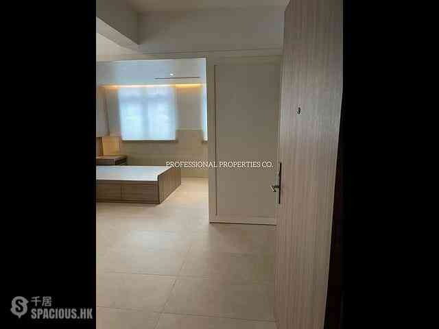 Central - 7-9, Shin Hing Street 02