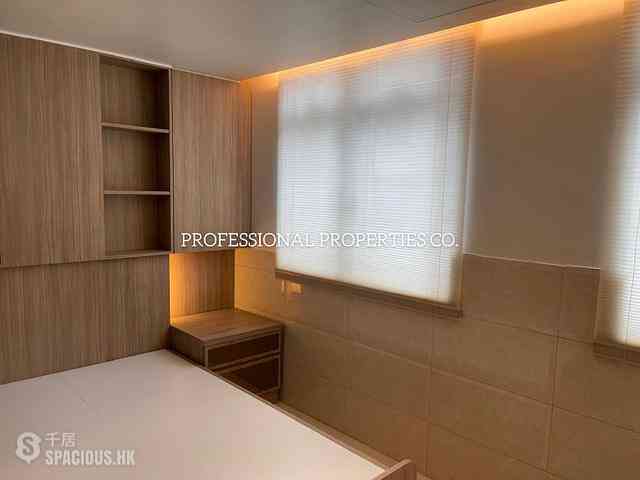 Central - 7-9, Shin Hing Street 05