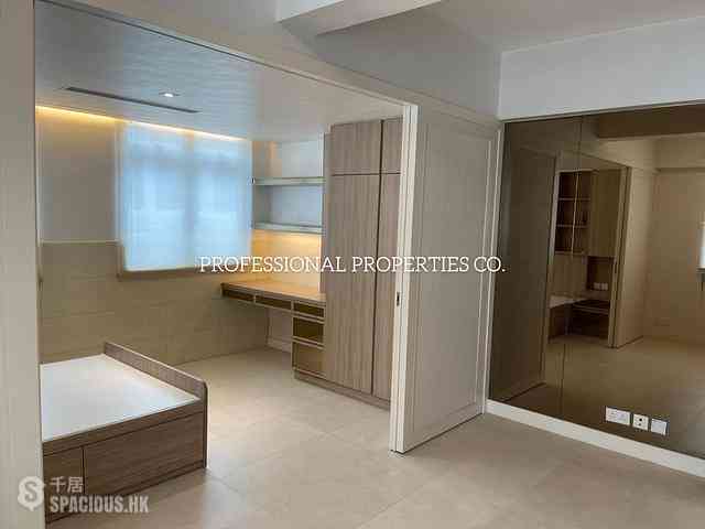 Central - 7-9, Shin Hing Street 06