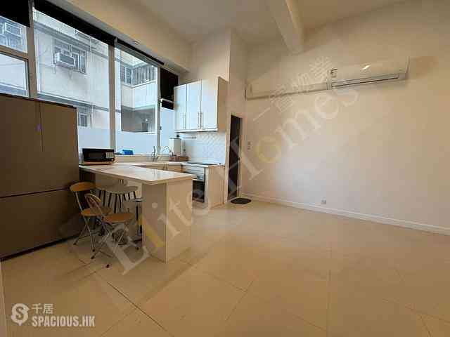 Soho - Caravan Court 02