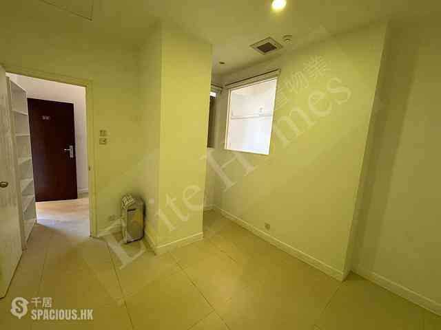 Soho - Caravan Court 05
