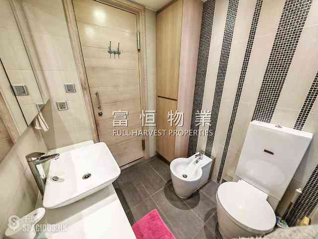 Yau Kom Tau - Golden Villa 18