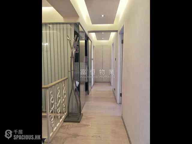 Yau Kom Tau - Golden Villa 12