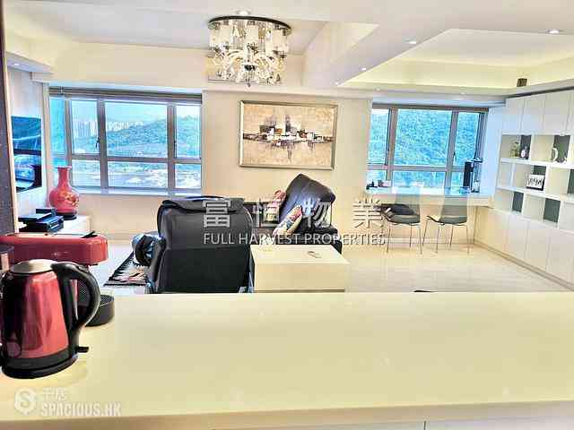 Yau Kom Tau - Golden Villa 01