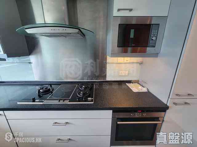 West Kowloon - The Harbourside Block 3 07