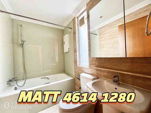Chung Hom Kok - Pinewaver Villas 10
