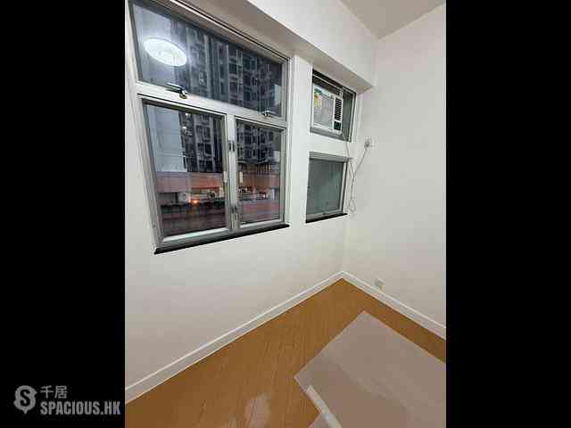 Shau Kei Wan - Hong Wah Mansion 02