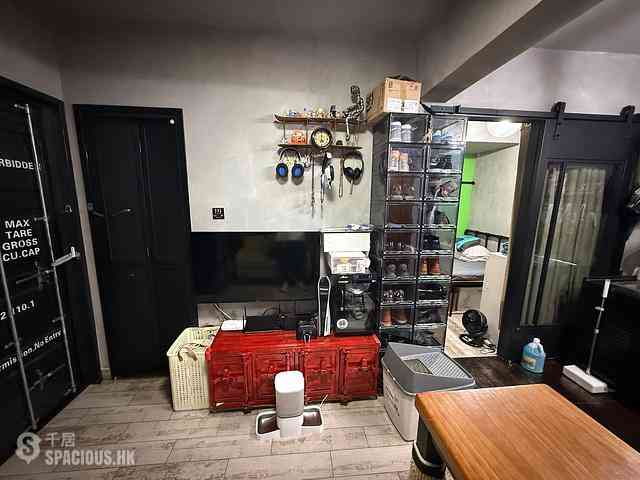 Wan Chai - Bowrington Building 01