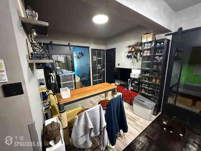 Wan Chai - Bowrington Building 04