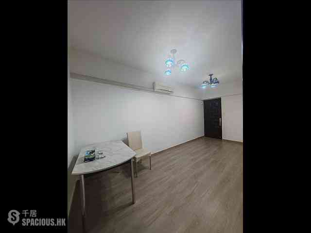 Wan Chai - Tonnochy Towers 03