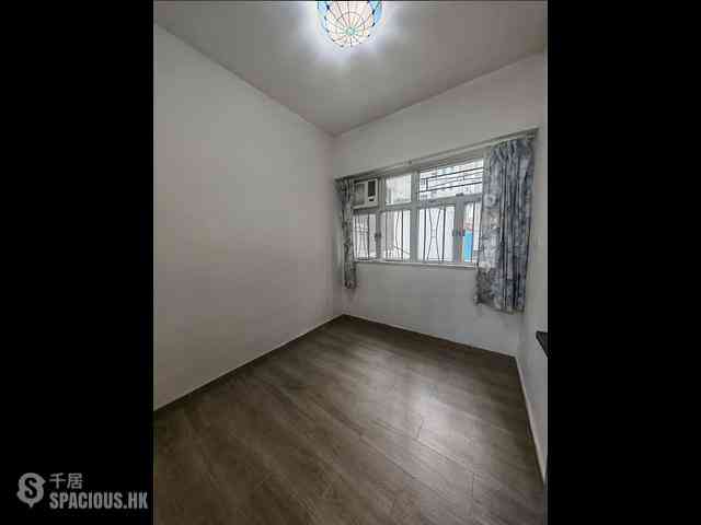 Wan Chai - Tonnochy Towers 04