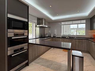The Peak - Strawberry Hill 10
