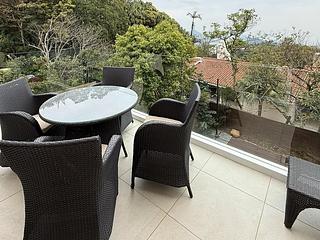 The Peak - Strawberry Hill 13