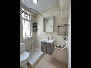 Shau Kei Wan - Ho King Building 03