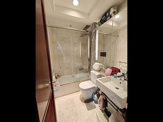 Wan Chai - The Avenue Phase 2 Block 1 02