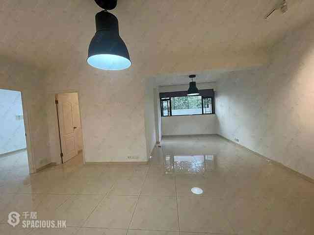 Mid Levels West - Hing Wah Mansion Block A 08