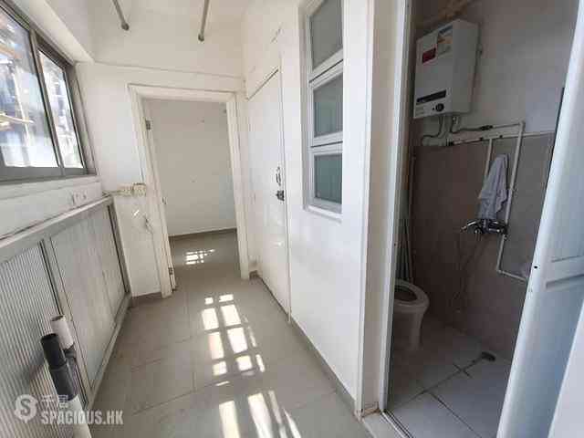 Repulse Bay - Repulse Bay Garden Block 12 09