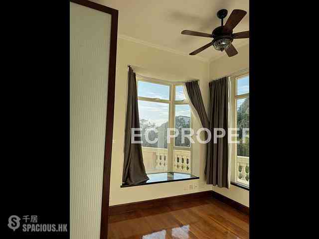 The Peak - The Mount Austin Block 5 08