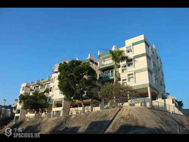 Chung Hom Kok - Villa Piubello 01