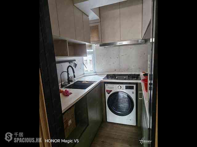 Sai Ying Pun - Yue Sun Mansion Block 1 05
