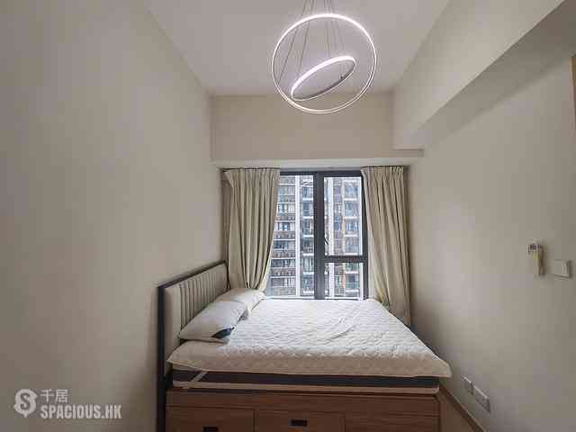 Tseung Kwan O - Twin Peaks Block 2 01