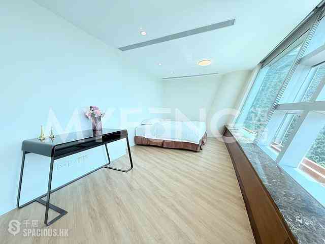Repulse Bay - The Lily 11