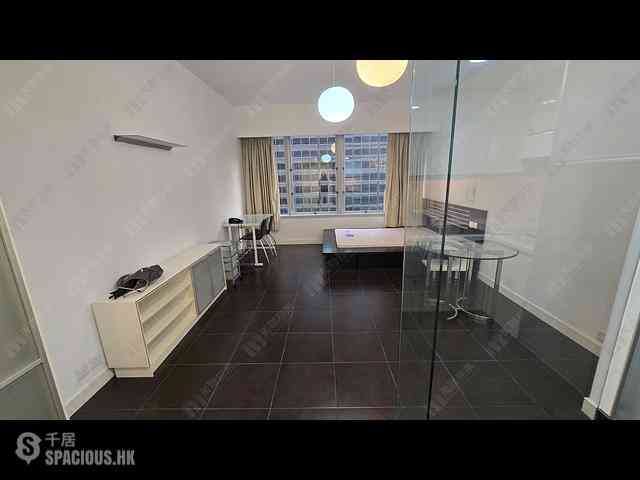 Wan Chai - Convention Plaza Apartments 02