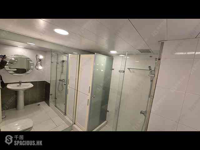 Wan Chai - Convention Plaza Apartments 06