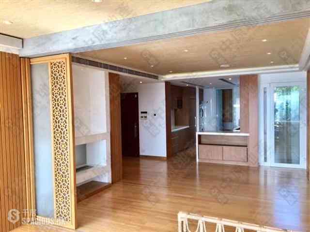 Chung Hom Kok - Hillgrove Block A 01