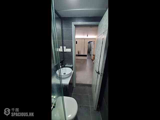 Prince Edward - Kwong Shing Building 09