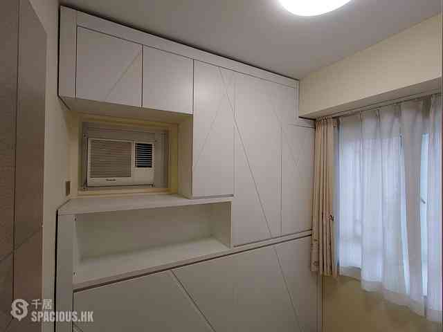 Mong Kok - Scenery Court 04