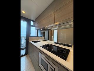 Tung Chung - The Visionary Tower 10 06