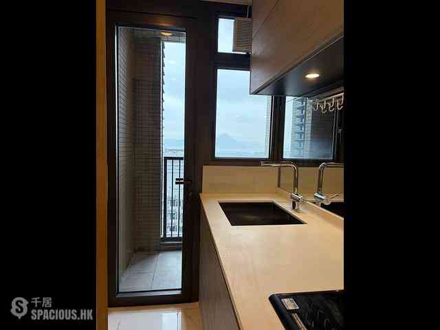 Tung Chung - The Visionary Tower 10 07