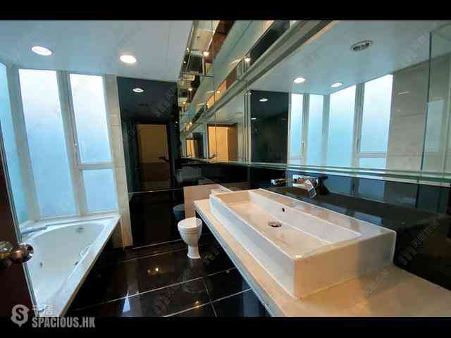 Tung Chung - Coastal Skyline Phase 4 Le Bleu Deux Block 3 04