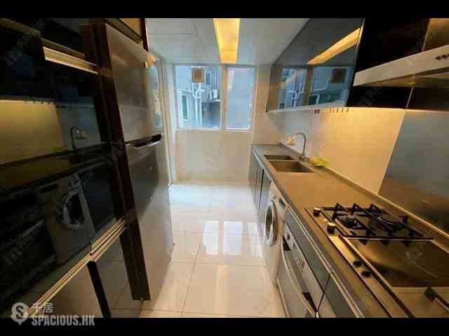 Tung Chung - Coastal Skyline Phase 4 Le Bleu Deux Block 3 07