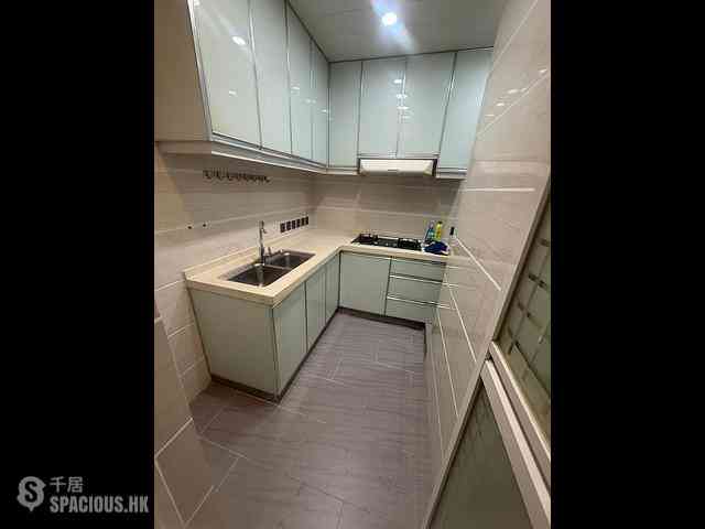 Sai Ying Pun - Kwan Yick Building 02