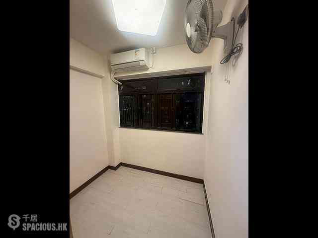 Sai Ying Pun - Kwan Yick Building 05