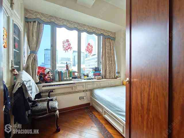 Wan Chai - The Avenue Phase 2 Block 1 06