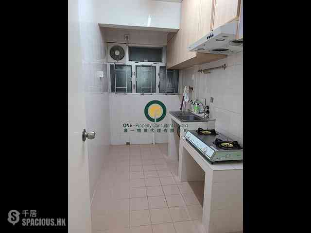 Kennedy Town - Luen On Apartments 03