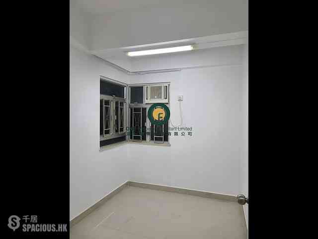 Kennedy Town - Luen On Apartments 05
