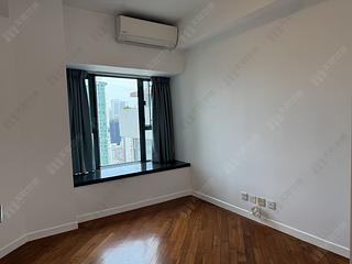 Mid Levels West - 80 Robinson Road 05