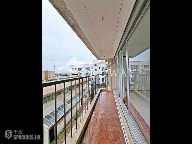 Pok Fu Lam - Bisney Villas 01